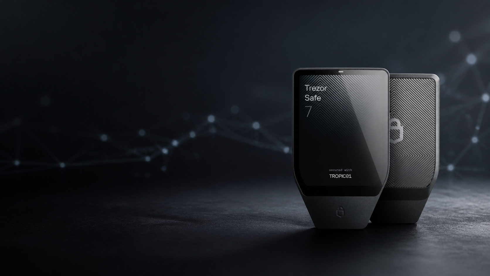 ภาพ Trezor Safe 7 ของจริงบนพื้นผิวสีเข้ม พร้อมลวดลายเครือข่ายเชิงเทคนิค สื่อถึง Quantum Ready Crypto Security