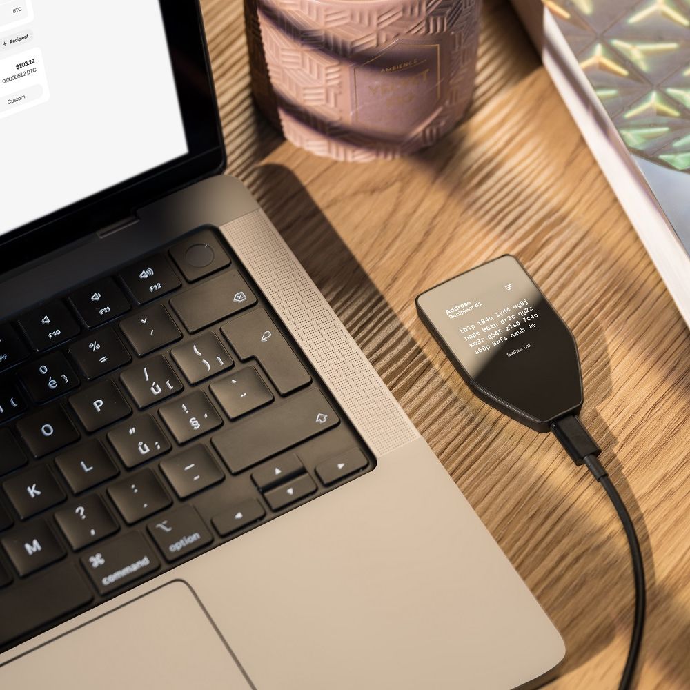 Trezor Safe 5 – view 7